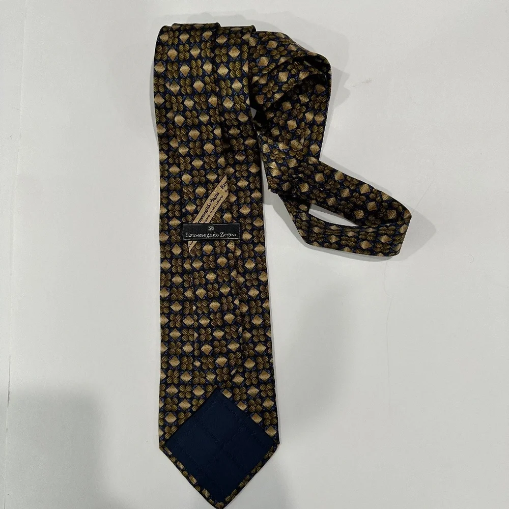 Men's ERMENEGILDO ZEGNA classic neck tie.